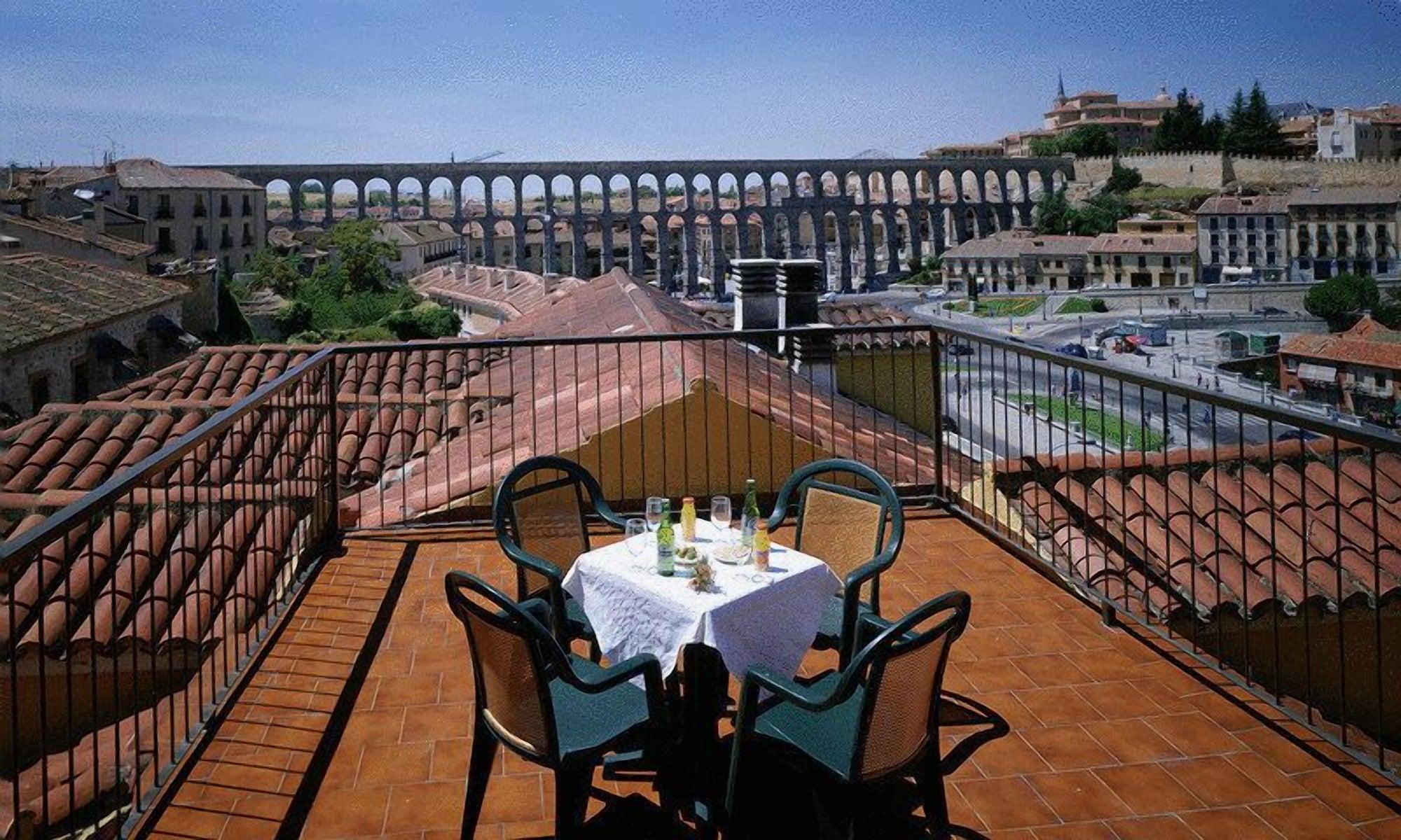 Hotel Ele Acueducto Segovia Exteriör bild