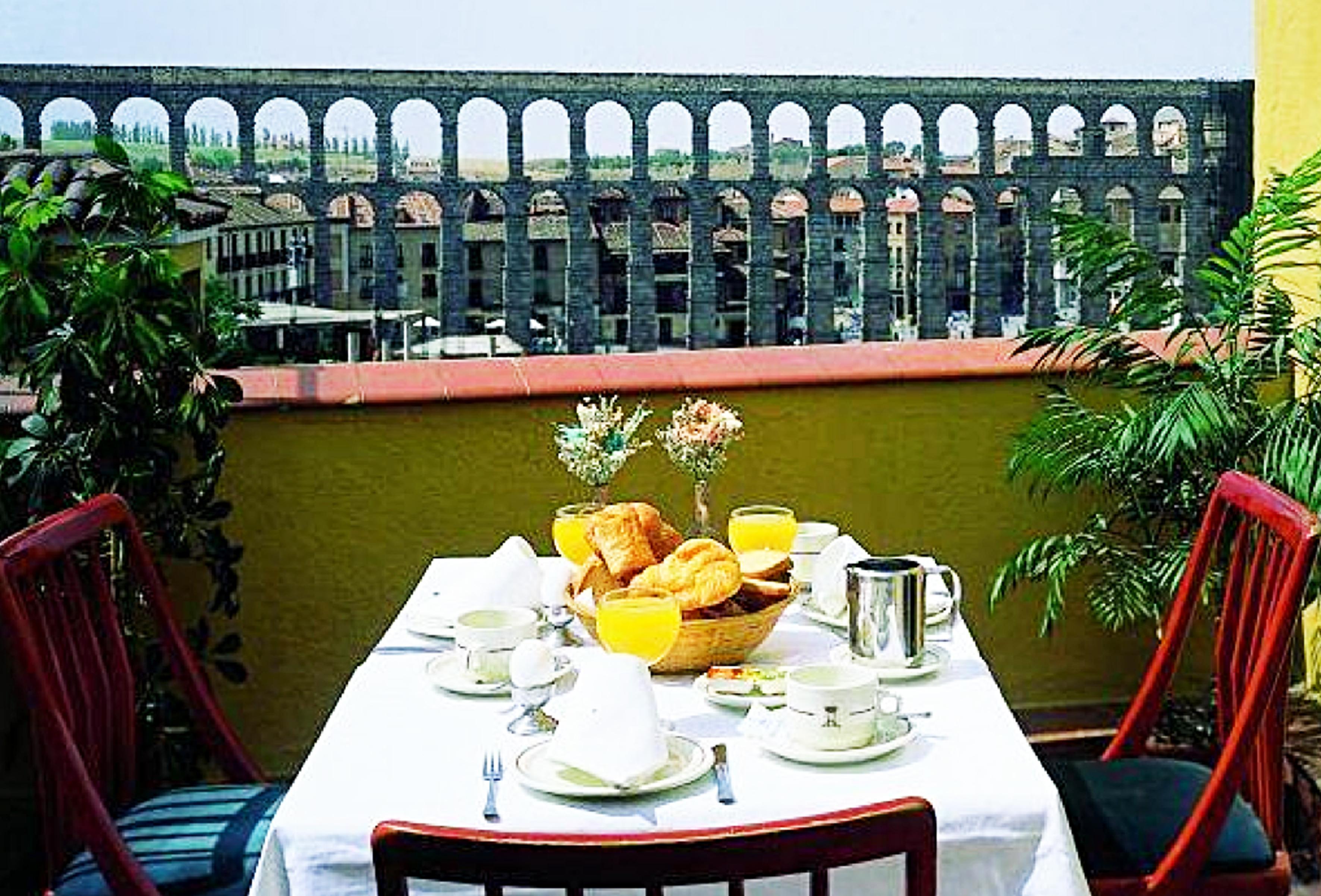 Hotel Ele Acueducto Segovia Exteriör bild