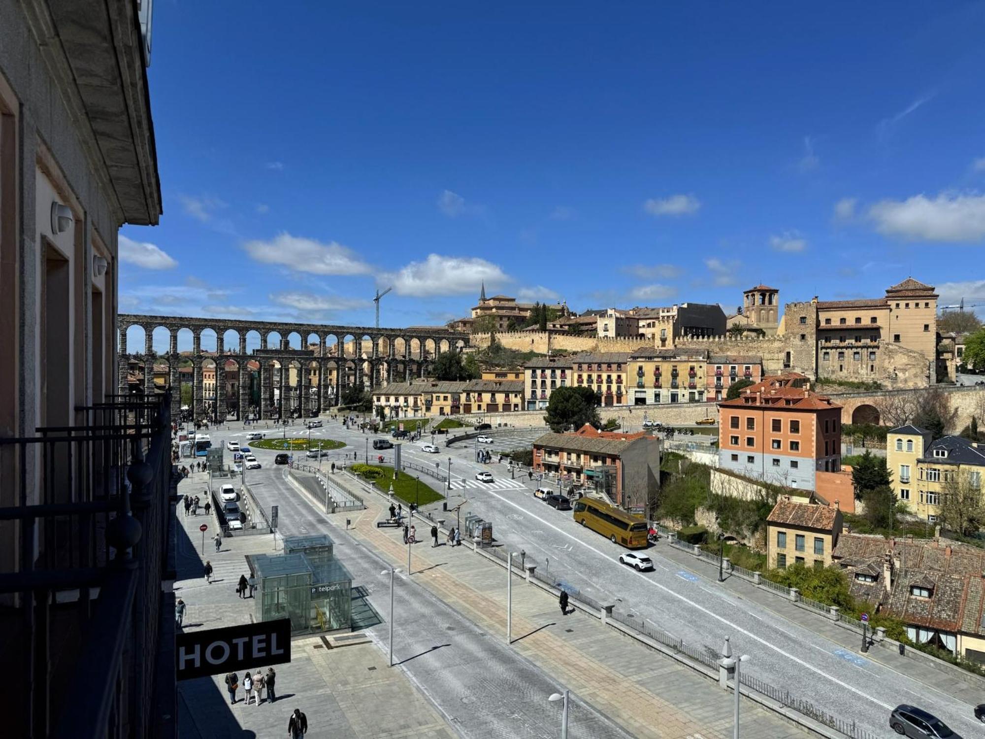 Hotel Ele Acueducto Segovia Exteriör bild